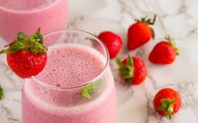 Simple Strawberry Smoothie with Mint