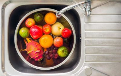 Washing Vegetables with Vinegar (Works for Fruit too!)