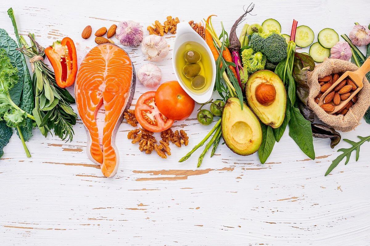 How to Craft a Weekly Low Carb Meal Plan That Won't Leave You Hangry