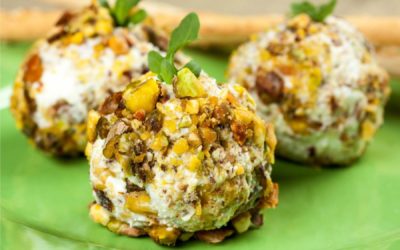 5 Healthy Holiday Appetizers (Including Grape & Goat Cheese Balls!)