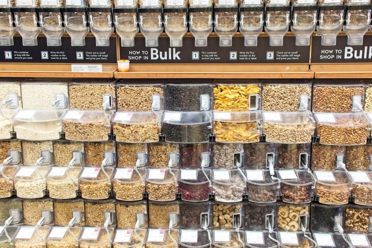 The bulk-priced food shoppe